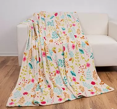 Heimtexland Летнее одеяло. Фланелевое одеяло с разноцветными цветами. Мягкое одеяло для пикника для девочек. 150x200. Type812. Разноцветные цветы., мультиколор