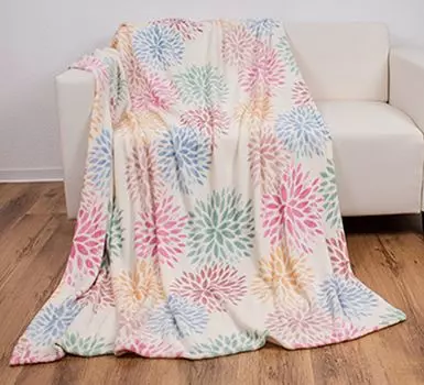 Heimtexland Летнее одеяло Фланелевое одеяло с разноцветными цветами, приятное одеяло для пикника для девочек, 150x200, Type812, пастельный горошек, мультиколор