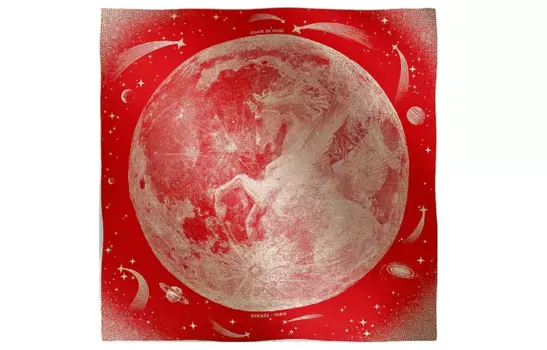 HERMES Женская шаль Clair De Lune красного цвета