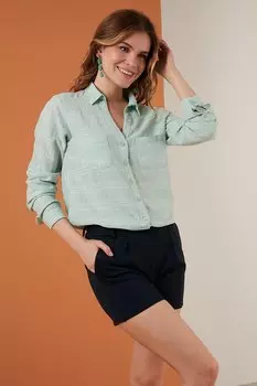 Хлопковая рубашка стандартного кроя с V-образным вырезом на пуговицах с двойными карманами 51425757 Lela