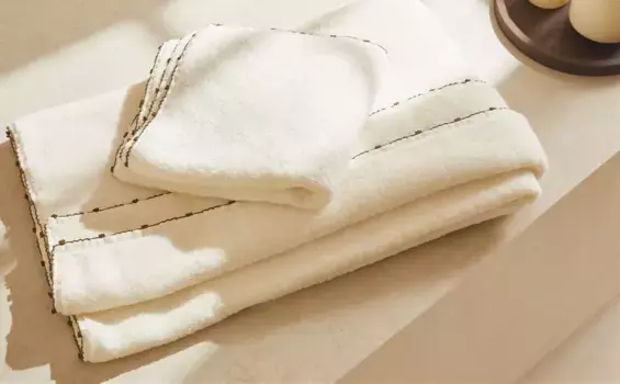 Хлопковое банное полотенце с отделкой Zara Home, хаки