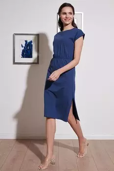 Хлопковое платье миди с короткими рукавами и двойным разрезом 5864205 Lela, индиго