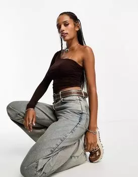 Хлопковый топ со сборками на одно плечо цвета темного дуба Cotton:On