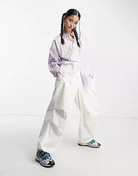 Хлопок: На папиной рубашке светло-сиреневого цвета.