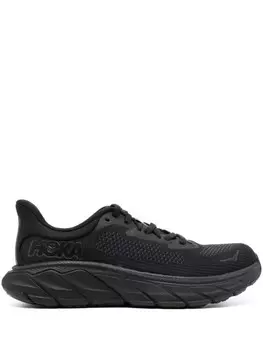 HOKA массивные кроссовки Arahi 7, черный
