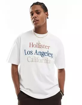 Hollister – белая толстая футболка свободного кроя с ярким логотипом