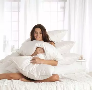 Идеальная подушка 80х80 см. Пуховая подушка 60% пуха, 650 г. Мягкая, приятная на ощупь, можно стирать Betten Hofmann