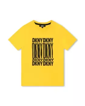Иллюстрация передней части футболки мальчика с коротким рукавом DKNY, желтый