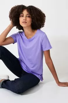 Из одежды идеальна футболка с круглым вырезом и неравномерным переплетением Crew Clothing Company, фиолетовый