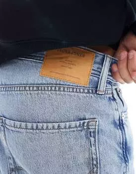 Jack & Jones Essentials Джинсы свободного кроя Chris с потертостями светло-синего цвета