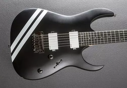 JB Brubaker JBBM30 - черный плоский Ibanez JB JBBM30 -