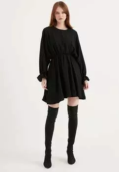 Эластичное платье Herita, черный
