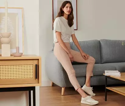 Эластичные брюки Tchibo, бежевый