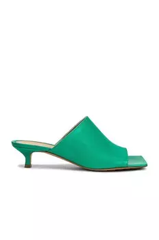 Эластичные сандалии-мюли Bottega Veneta, цвет Acid Turquoise