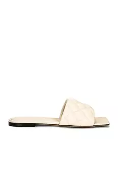 Эластичные сандалии на плоской подошве с мягкой подкладкой Bottega Veneta, цвет Sea Salt