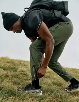 Эластичные спортивные брюки с завязками на молнии и карманами Goodmove, цвет Pine green