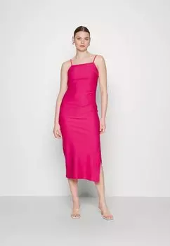 Элегантное платье цвета фуксии YAS