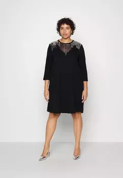 Элегантное платье ONLY Carmakoma