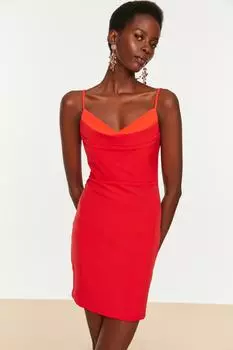 Элегантное вечернее платье красного цвета в рубчик Trendyol, красный