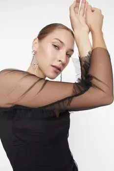 Элегантное вечернее платье с черным воротником Trendyol, черный