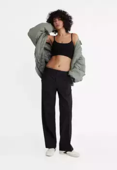 Элегантные брюки с карманами Stradivarius, черный