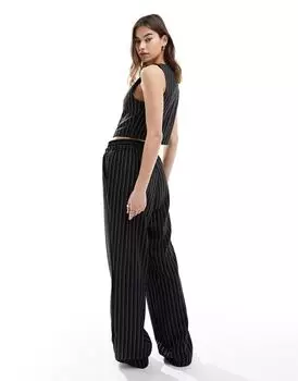 Элегантные прямые брюки без застежки Reclaimed Vintage с полосками и атласным поясом