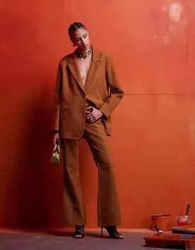 Элегантные расклешенные брюки ASOS DESIGN из искусственной замши цвета ржавчины, комплект