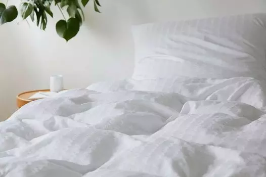 Элегантный комплект постельного белья из сирсакера цвета Челси белый размер 200х200+2х40х80 Elegante