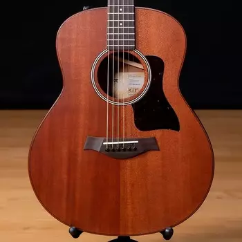 Электроакустическая гитара из красного дерева Taylor GTe из красного дерева, натуральный номер 1202042047 GTe Mahogany