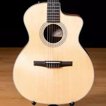 Электроакустическая гитара Taylor 214ce-N с нейлоновыми струнами, натуральный цвет SN 2209082424