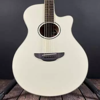 Электроакустическая гитара Yamaha APX600 — винтажная белая Yamaha APX600 -Electric Guitar-
