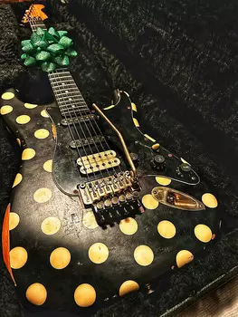 Электрогитара Custom Stratocaster 2022-2023 - Polka Dot