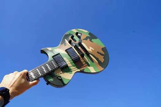 Электрогитара ESP LTD EC-1000 - Woodland Camo Satin 6-String Electric Guitar