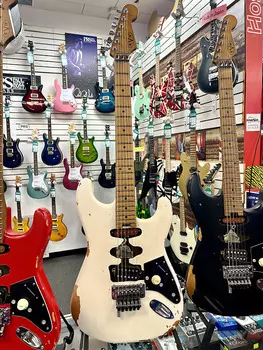 Электрогитара EVH Frankenstein Relic Series, Maple Fingerboard, White