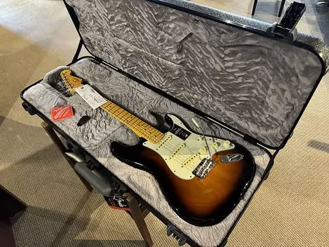 Электрогитара Fender American Professional II Stratocaster 2023 - 2 Tone Sunburst