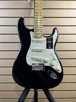 Электрогитара Fender American Professional II Stratocaster - Black with Maple Fingerboard w/OHSC & PLEK*D #359
