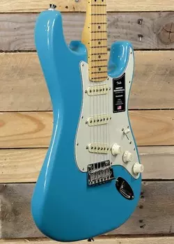 Электрогитара Fender American Professional II Stratocaster Electric Guitar Miami Blue w/ Case & Maple Fretboard