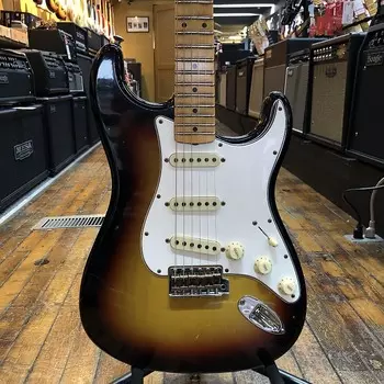 Электрогитара Fender Custom Shop Postmodern Stratocaster Journeyman Relic Bleached 3-Color Sunburst w/Maple Fingerboard, Hard Case