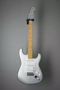 Электрогитара Fender H.E.R. Stratocaster Electric Guitar Chrome Glow