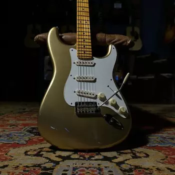 Электрогитара Fender Lincoln Brewster Stratocaster - Aztec Gold