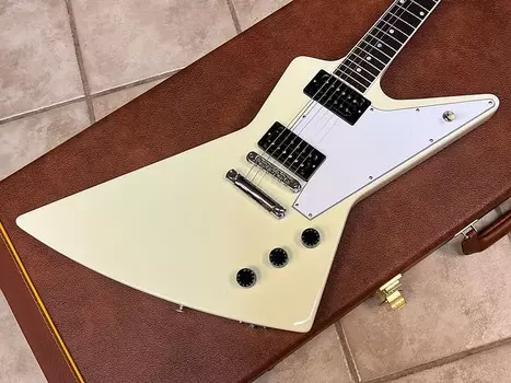 Электрогитара Gibson '70s Explorer Classic White 2022 '70s Explorer Electric Guitar Classic White