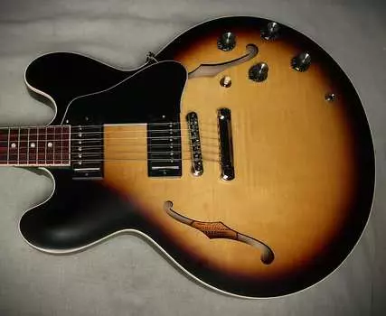 Электрогитара Gibson ES-335 Satin 2023 - Satin Vintage Burst