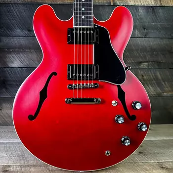 Электрогитара Gibson ES-335 Satin - Cherry 213730081