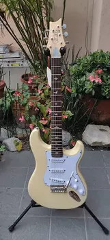 Электрогитара PRS SE Silver Sky 2023 Moon White