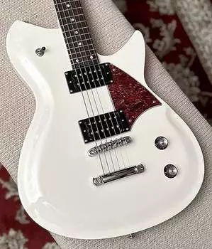 Электрогитара Rivolta Guitars Mondo Combinata Baritone Crema Electric Guitar - with Rivolta Gig Bag
