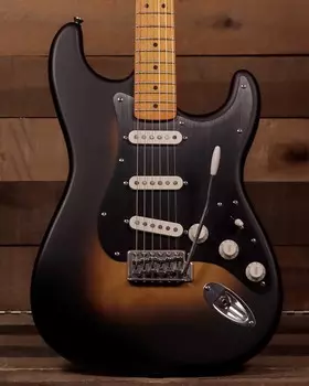 Электрогитара Squier 40th Anniversary Stratocaster, Vintage Edition, Maple FB, Satin Wide 2-Color Sunburst