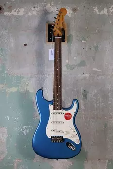 Электрогитара Squier Classic Vibe '60s Stratocaster with Laurel Fretboard - Lake Placid Blue