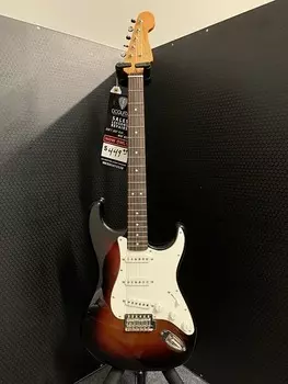 Электрогитара Squier Classic Vibe '60s Stratocaster with Laurel Fretboard 2019 - Present - 3-Color Sunburst