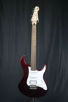 Электрогитара Yamaha PAC012 Pacifica Series HSS Red Metallic PAC012 Pacifica Series HSS Electric Guitar