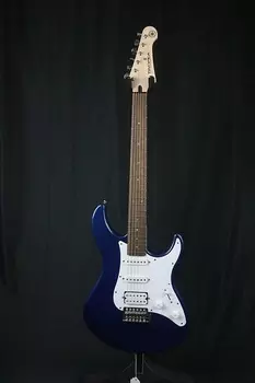 Электрогитара Yamaha PAC012 Pacifica Series HSS темно-синий металлик PAC012 Pacifica Series HSS Electric Guitar